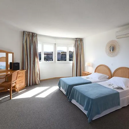 Ξενοδοχείο Le Tilbury 3*